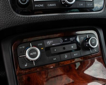 Синій Фольксваген Туарег, об'ємом двигуна 3 л та пробігом 211 тис. км за 15700 $, фото 10 на Automoto.ua