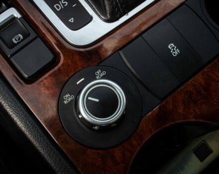 Синій Фольксваген Туарег, об'ємом двигуна 3 л та пробігом 211 тис. км за 15700 $, фото 9 на Automoto.ua