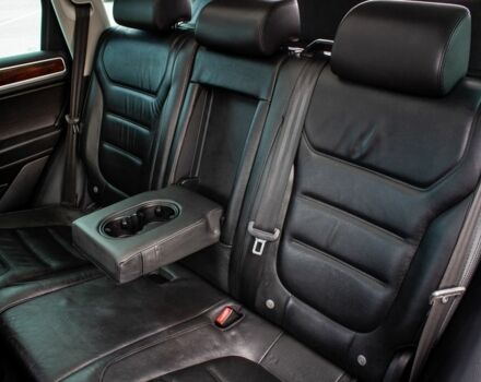 Синій Фольксваген Туарег, об'ємом двигуна 3 л та пробігом 211 тис. км за 15700 $, фото 17 на Automoto.ua