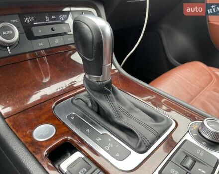 Синий Фольксваген Туарег, объемом двигателя 2.97 л и пробегом 294 тыс. км за 24990 $, фото 29 на Automoto.ua