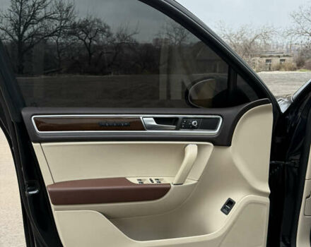 Синий Фольксваген Туарег, объемом двигателя 3.6 л и пробегом 369 тыс. км за 15000 $, фото 13 на Automoto.ua