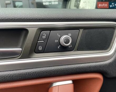 Синий Фольксваген Туарег, объемом двигателя 2.97 л и пробегом 294 тыс. км за 24990 $, фото 16 на Automoto.ua