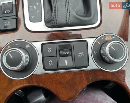 Синий Фольксваген Туарег, объемом двигателя 2.97 л и пробегом 294 тыс. км за 24990 $, фото 28 на Automoto.ua