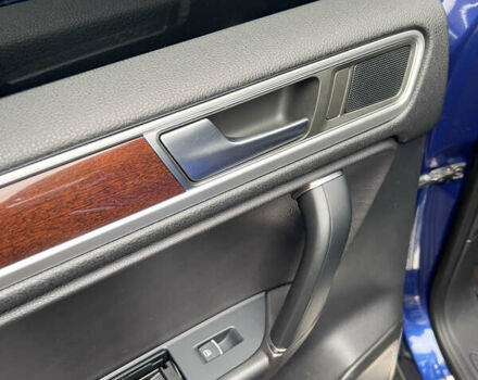 Синий Фольксваген Туарег, объемом двигателя 2.97 л и пробегом 190 тыс. км за 24800 $, фото 45 на Automoto.ua