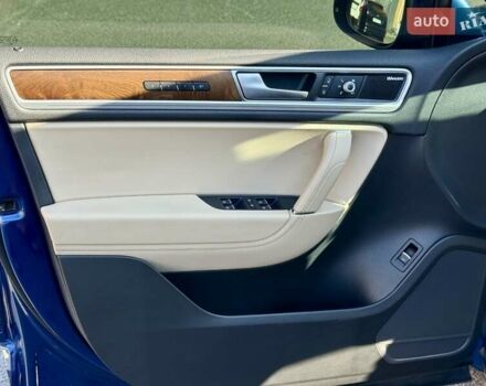 Синій Фольксваген Туарег, об'ємом двигуна 3 л та пробігом 160 тис. км за 29999 $, фото 20 на Automoto.ua