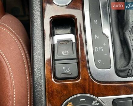 Синий Фольксваген Туарег, объемом двигателя 2.97 л и пробегом 294 тыс. км за 24990 $, фото 27 на Automoto.ua