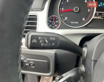 Синий Фольксваген Туарег, объемом двигателя 2.97 л и пробегом 294 тыс. км за 24990 $, фото 20 на Automoto.ua