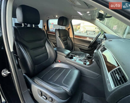 Синий Фольксваген Туарег, объемом двигателя 3 л и пробегом 102 тыс. км за 35900 $, фото 39 на Automoto.ua