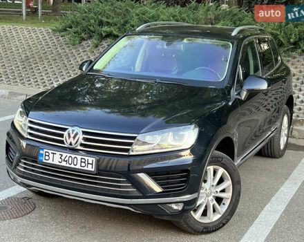 Синий Фольксваген Туарег, объемом двигателя 3 л и пробегом 102 тыс. км за 35900 $, фото 2 на Automoto.ua