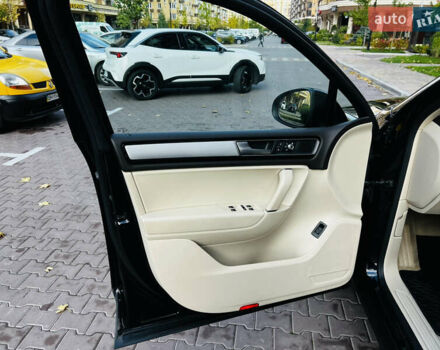 Синий Фольксваген Туарег, объемом двигателя 3 л и пробегом 182 тыс. км за 24900 $, фото 19 на Automoto.ua