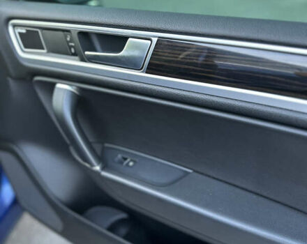 Синій Фольксваген Туарег, об'ємом двигуна 3 л та пробігом 151 тис. км за 24900 $, фото 14 на Automoto.ua