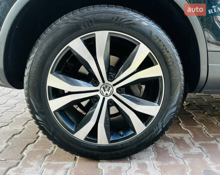 Синий Фольксваген Туарег, объемом двигателя 3 л и пробегом 182 тыс. км за 24900 $, фото 57 на Automoto.ua