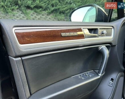 Синий Фольксваген Туарег, объемом двигателя 3 л и пробегом 102 тыс. км за 35900 $, фото 23 на Automoto.ua