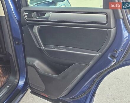 Синій Фольксваген Туарег, об'ємом двигуна 3 л та пробігом 199 тис. км за 27999 $, фото 42 на Automoto.ua