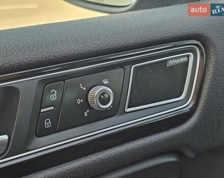 Синій Фольксваген Туарег, об'ємом двигуна 3 л та пробігом 199 тис. км за 27999 $, фото 38 на Automoto.ua