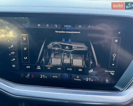 Синій Фольксваген Туарег, об'ємом двигуна 3 л та пробігом 262 тис. км за 29500 $, фото 21 на Automoto.ua