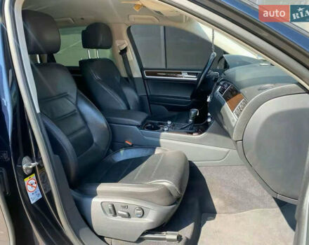 Синий Фольксваген Туарег, объемом двигателя 3 л и пробегом 178 тыс. км за 27900 $, фото 26 на Automoto.ua