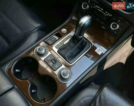 Синий Фольксваген Туарег, объемом двигателя 3 л и пробегом 178 тыс. км за 27900 $, фото 25 на Automoto.ua