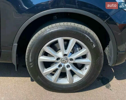 Синий Фольксваген Туарег, объемом двигателя 3 л и пробегом 178 тыс. км за 27900 $, фото 5 на Automoto.ua