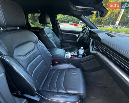 Синій Фольксваген Туарег, об'ємом двигуна 3 л та пробігом 262 тис. км за 29500 $, фото 17 на Automoto.ua