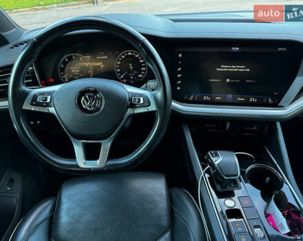 Синій Фольксваген Туарег, об'ємом двигуна 3 л та пробігом 262 тис. км за 29500 $, фото 6 на Automoto.ua