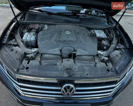 Синій Фольксваген Туарег, об'ємом двигуна 3 л та пробігом 262 тис. км за 29500 $, фото 13 на Automoto.ua