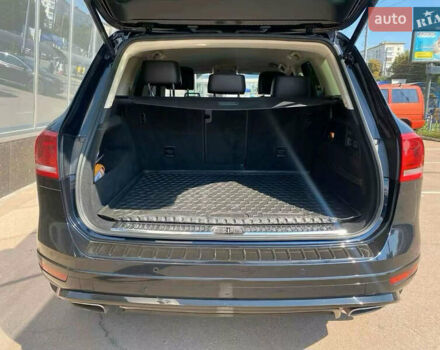 Синий Фольксваген Туарег, объемом двигателя 3 л и пробегом 178 тыс. км за 27900 $, фото 17 на Automoto.ua