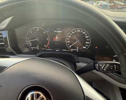 Синий Фольксваген Туарег, объемом двигателя 3 л и пробегом 180 тыс. км за 51000 $, фото 4 на Automoto.ua