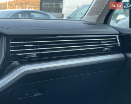 Синій Фольксваген Туарег, об'ємом двигуна 2.97 л та пробігом 90 тис. км за 37700 $, фото 29 на Automoto.ua