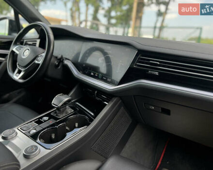 Синій Фольксваген Туарег, об'ємом двигуна 4 л та пробігом 144 тис. км за 52900 $, фото 5 на Automoto.ua