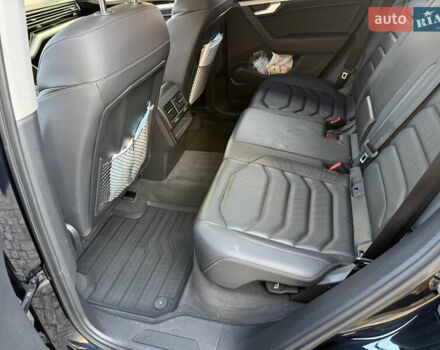 Синий Фольксваген Туарег, объемом двигателя 3 л и пробегом 218 тыс. км за 39000 $, фото 3 на Automoto.ua