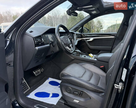 Синий Фольксваген Туарег, объемом двигателя 3.96 л и пробегом 122 тыс. км за 61900 $, фото 33 на Automoto.ua