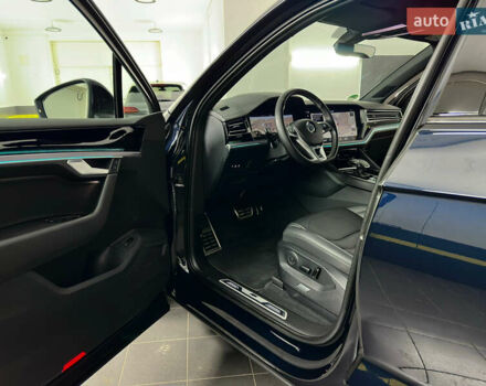 Синій Фольксваген Туарег, об'ємом двигуна 3 л та пробігом 117 тис. км за 52999 $, фото 63 на Automoto.ua