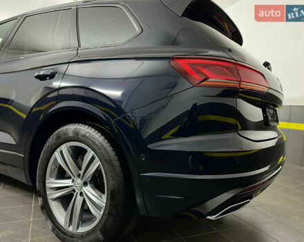 Синій Фольксваген Туарег, об'ємом двигуна 3 л та пробігом 117 тис. км за 52999 $, фото 32 на Automoto.ua