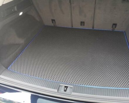 Синій Фольксваген Туарег, об'ємом двигуна 3 л та пробігом 107 тис. км за 37500 $, фото 2 на Automoto.ua