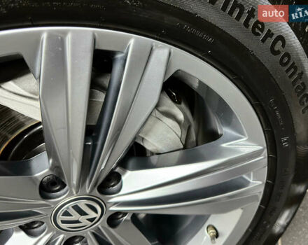 Синій Фольксваген Туарег, об'ємом двигуна 3 л та пробігом 117 тис. км за 52999 $, фото 35 на Automoto.ua