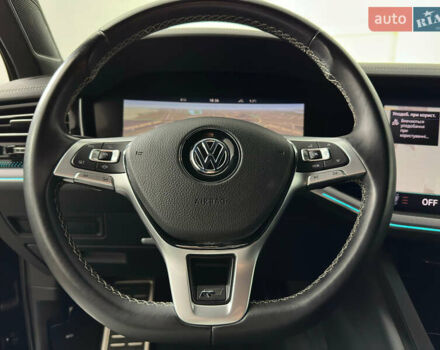 Синій Фольксваген Туарег, об'ємом двигуна 3 л та пробігом 117 тис. км за 52999 $, фото 72 на Automoto.ua