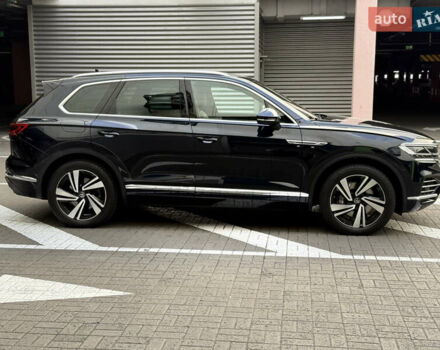 Синий Фольксваген Туарег, объемом двигателя 3 л и пробегом 88 тыс. км за 52000 $, фото 3 на Automoto.ua