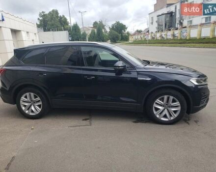 Синій Фольксваген Туарег, об'ємом двигуна 3 л та пробігом 107 тис. км за 37500 $, фото 16 на Automoto.ua