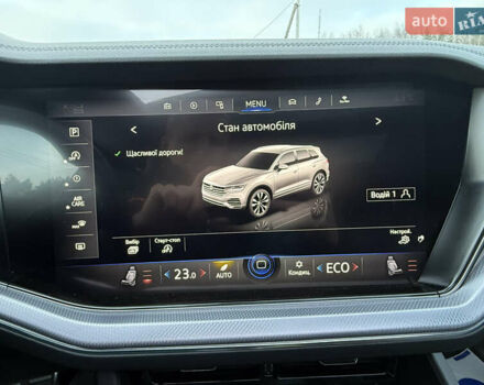 Синий Фольксваген Туарег, объемом двигателя 3.96 л и пробегом 122 тыс. км за 61900 $, фото 69 на Automoto.ua