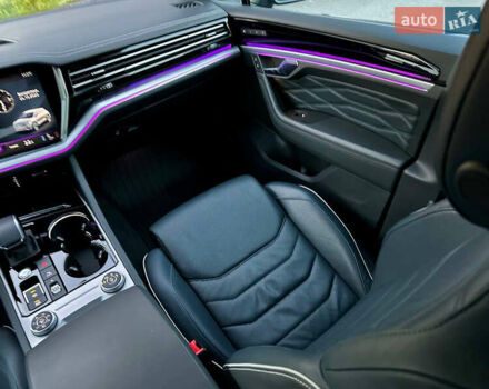 Синий Фольксваген Туарег, объемом двигателя 3 л и пробегом 74 тыс. км за 68700 $, фото 58 на Automoto.ua