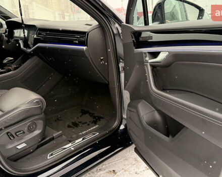 Синий Фольксваген Туарег, объемом двигателя 2.97 л и пробегом 163 тыс. км за 55000 $, фото 22 на Automoto.ua