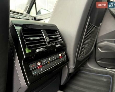 Синий Фольксваген Туарег, объемом двигателя 3 л и пробегом 83 тыс. км за 60900 $, фото 26 на Automoto.ua