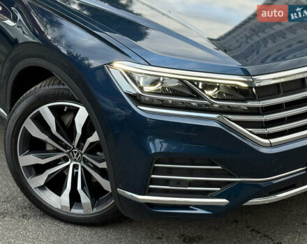 Синій Фольксваген Туарег, об'ємом двигуна 2.97 л та пробігом 145 тис. км за 54800 $, фото 2 на Automoto.ua