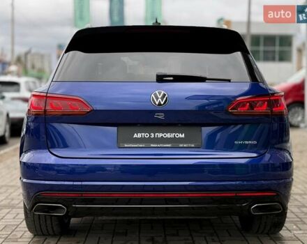 Синий Фольксваген Туарег, объемом двигателя 3 л и пробегом 83 тыс. км за 60900 $, фото 3 на Automoto.ua