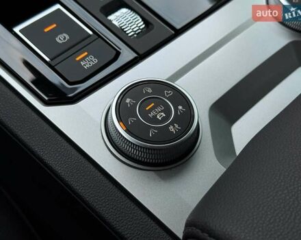 Синий Фольксваген Туарег, объемом двигателя 3 л и пробегом 51 тыс. км за 59999 $, фото 57 на Automoto.ua