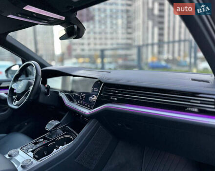 Синий Фольксваген Туарег, объемом двигателя 3 л и пробегом 74 тыс. км за 68700 $, фото 52 на Automoto.ua