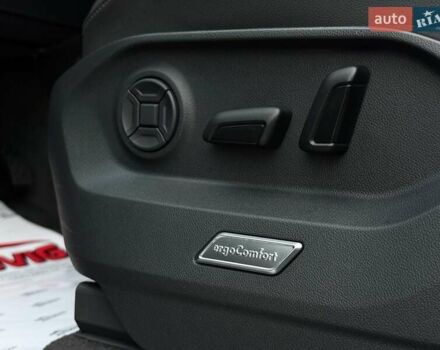 Синий Фольксваген Туарег, объемом двигателя 3 л и пробегом 51 тыс. км за 59999 $, фото 43 на Automoto.ua