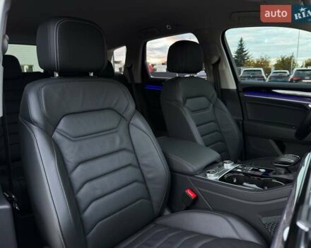 Синий Фольксваген Туарег, объемом двигателя 3 л и пробегом 51 тыс. км за 59999 $, фото 84 на Automoto.ua