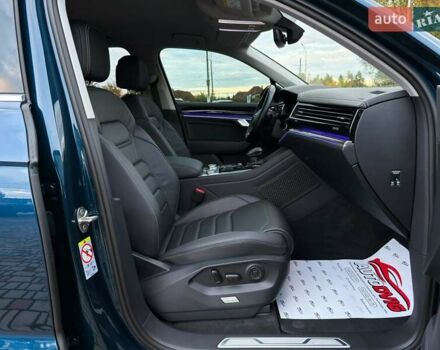 Синий Фольксваген Туарег, объемом двигателя 3 л и пробегом 51 тыс. км за 59999 $, фото 83 на Automoto.ua